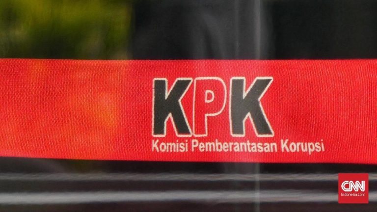 KPK Sita Dokumen-Uang Tunai Usai Geledah Rumah Dinas Plt Gubernur Riau