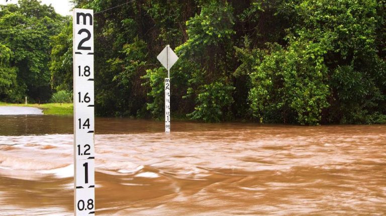 Banjir Terjang Wisata Guci Tegal, Kolam Air Panas Hilang Terendam