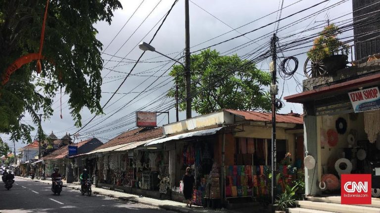 Pelajar Jepang ‘Nyolong’ di Toko Bali, Sekolah Minta Maaf