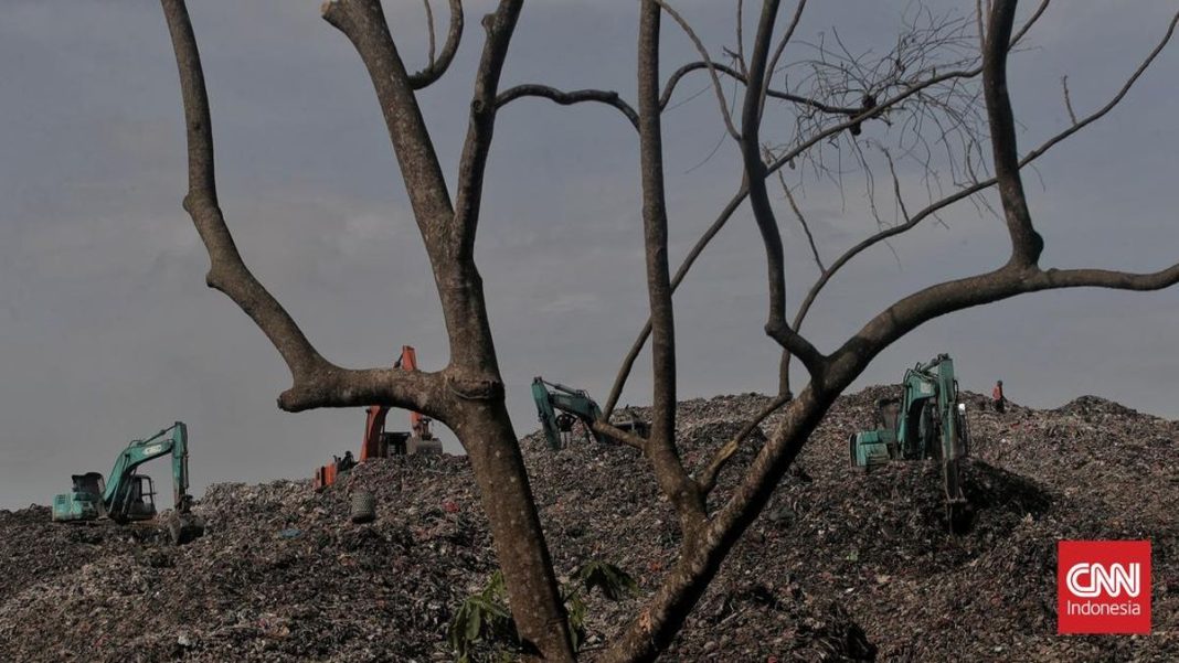 KLH Bantu Angkut 116 Ton Sampah Menumpuk di Tangsel