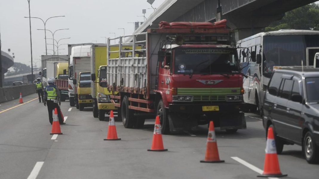 Kemenhub Terapkan Pembatasan Penuh Angkutan Barang di Tol saat Nataru