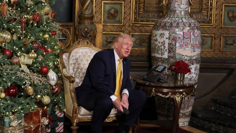 Bicara ke Anak-anak AS, Trump Janji Tak Biarkan Sinterklas Jahat Masuk