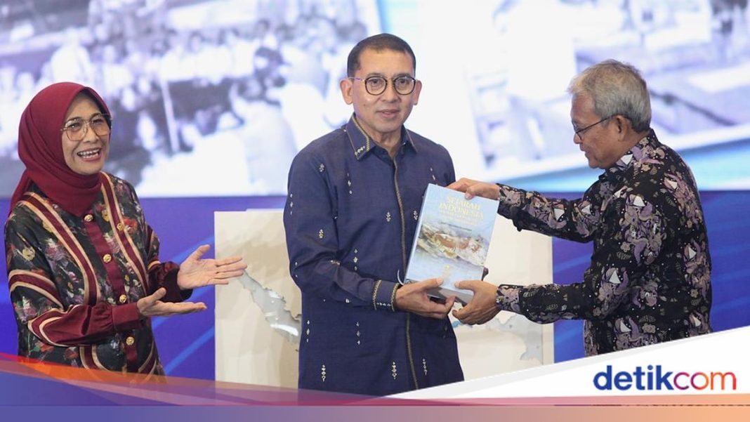 Menbud Fadli Zon Launching Buku Sejarah Indonesia Versi Terbaru