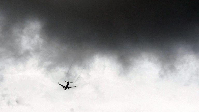 Jet Pribadi Jatuh saat Mau Mendarat Darurat di Lapangan, 7 Orang Tewas
