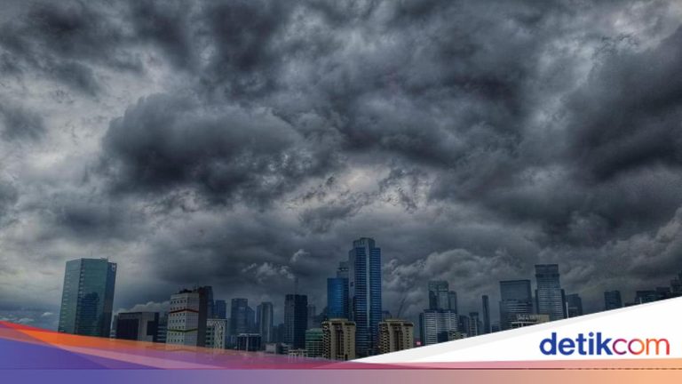 Serba-serbi 3 Siklon Mengepung Indonesia