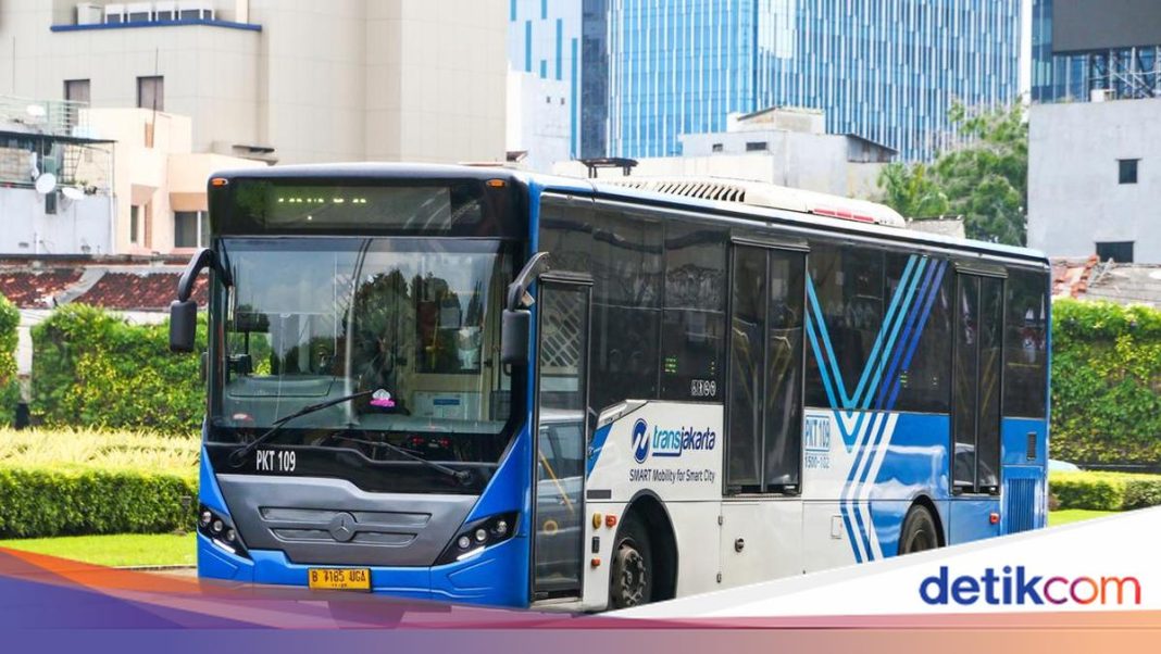 Sempat Disetop dan Dialihkan, Sejumlah Rute Transjakarta Ini Kembali Normal