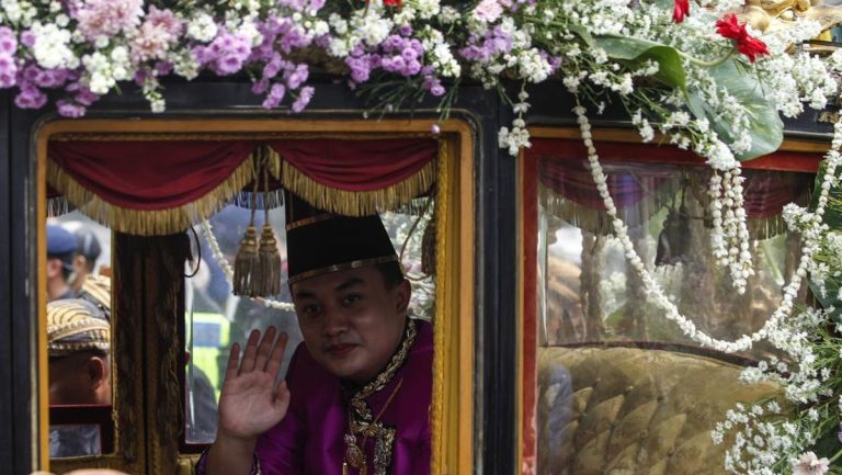 Fadli Zon Undang Keraton Surakarta, Kubu SISKS Pakubuwana XIV Absen