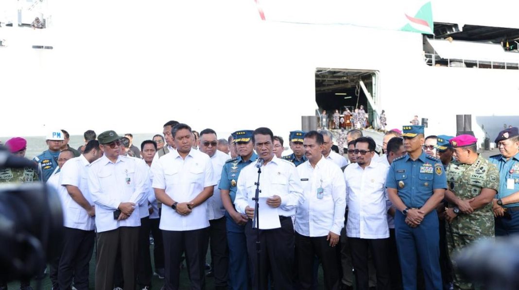 Mentan-Kasal Lepas Bantuan Bencana Sumatra Ketiga dengan KRI Makassar