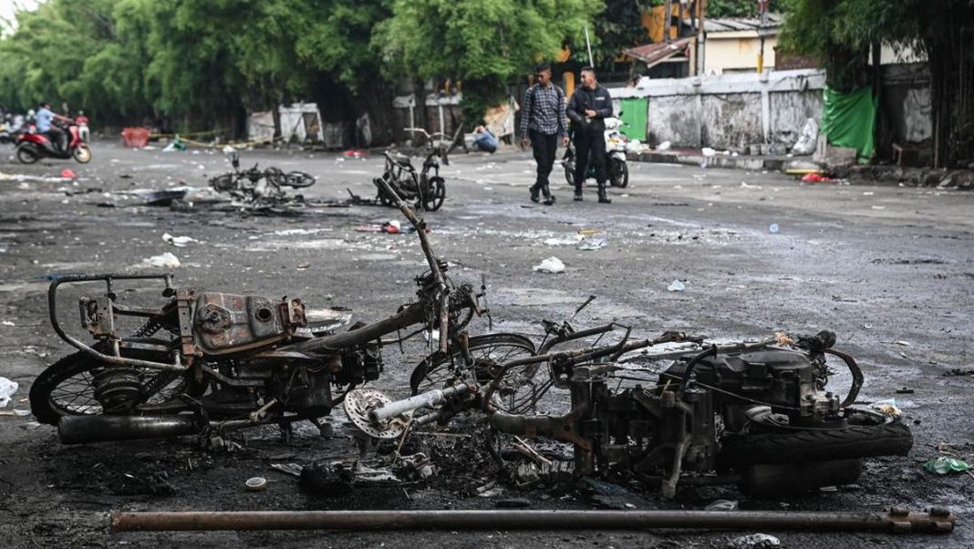 9 Kios dan 7 Kendaraan Dibakar Buntut Mata Elang Dikeroyok di Kalibata