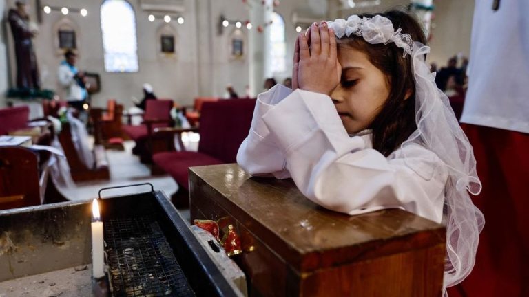 Natal di Satu-satunya Gereja Katolik di Gaza yang Pernah Dibom Israel