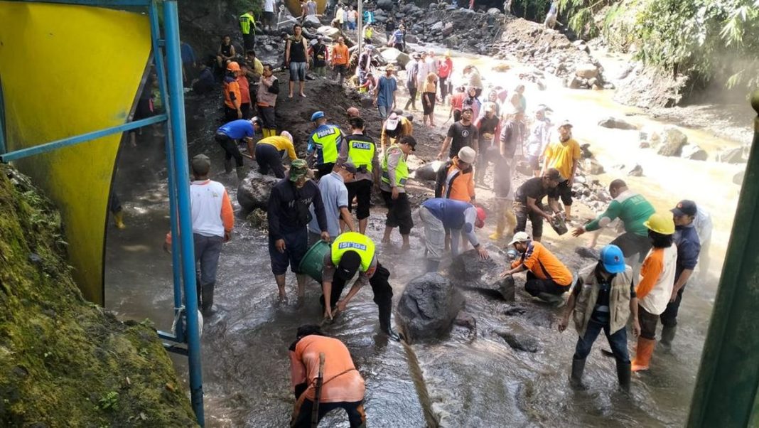 Wisata Guci Tegal Mulai Diperbaiki Usai Diterjang Banjir Bandang