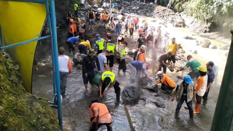 Wisata Guci Tegal Mulai Diperbaiki Usai Diterjang Banjir Bandang