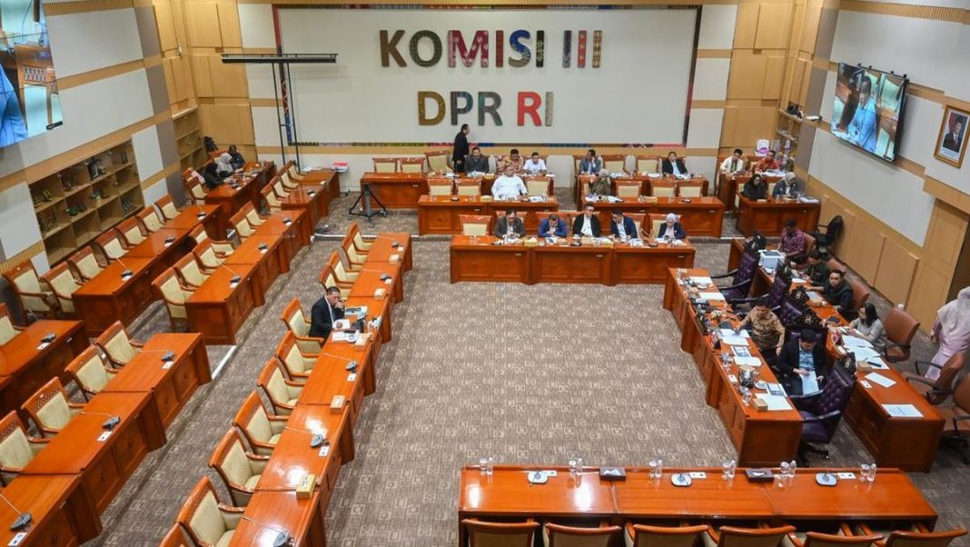 Komisi III DPR Sesalkan Aparat Penegak Hukum Terjerat OTT KPK