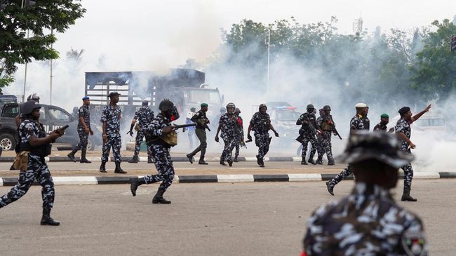 Negara Chaos! Militer Tembak Mati 9 Demonstran Wanita