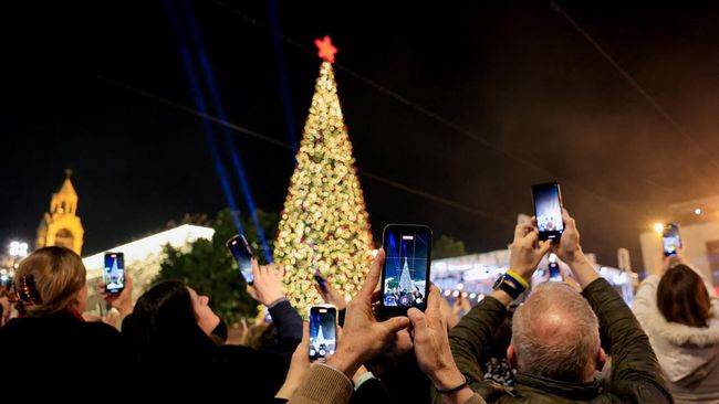 Natal Kembali Dirayakan di Bethlehem, Doa Damai Menggema