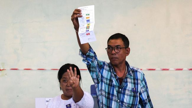 Tetangga RI Gelar Pemilu, Warga Sebut Sandiwara-Militer Menang Telak
