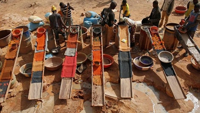Ambruk! Tambang Emas Ini Tiba-Tiba Roboh Kubur Penambang, 28 Tewas – Publik Pos Update