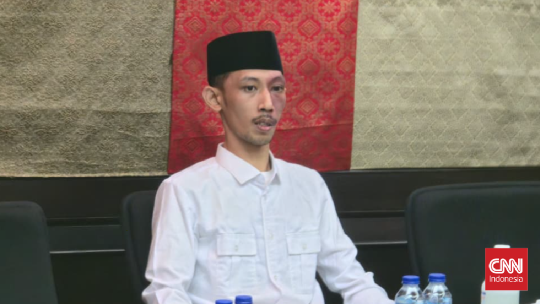 Main Game-Merokok saat Rapat, Anggota DPRD Jember Disanksi Gerindra