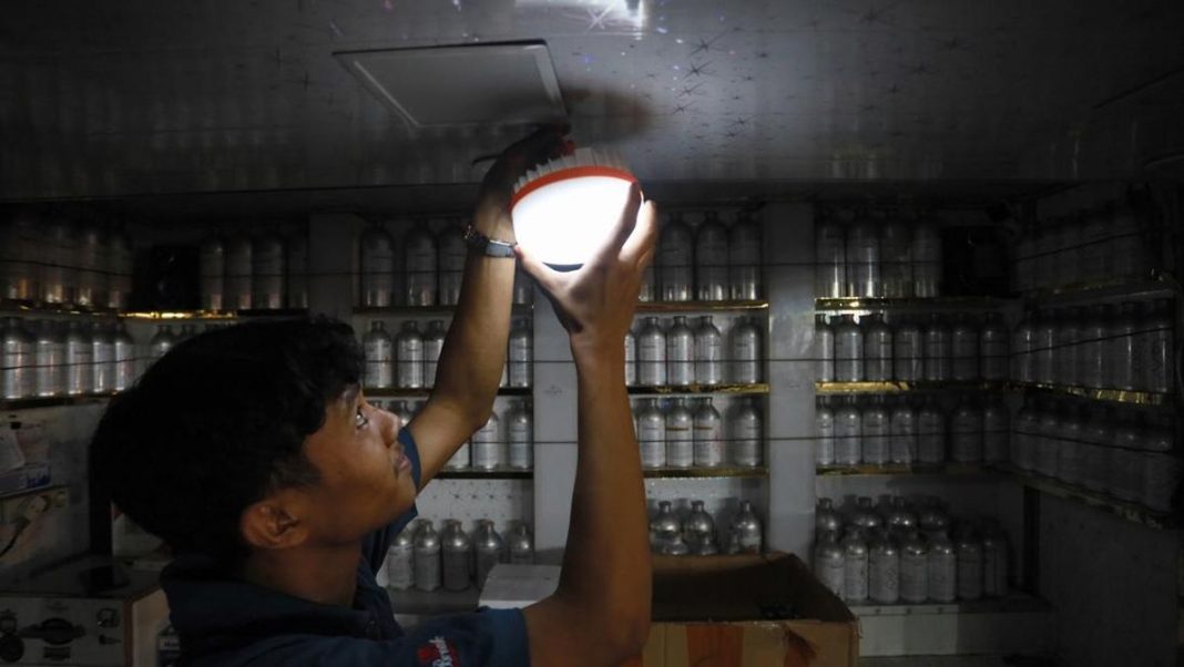PLN soal Sering Mati Lampu Bergilir: Dua Pembangkit Besar Gangguan