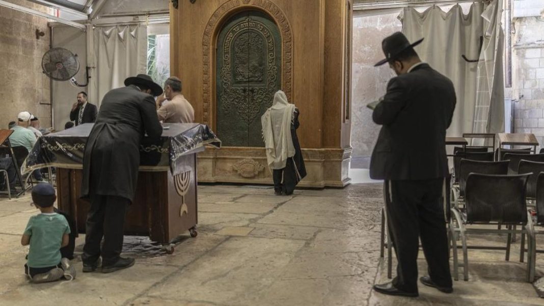 Israel Cabut Wewenang Palestina Atas Masjid Ibrahimi di Tepi Barat
