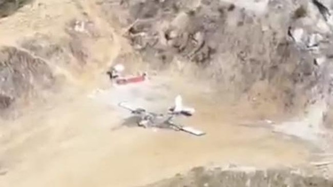Pesawat Perintis Bawa 7 Penumpang Terbakar di Papua, Pilot Tewas – Publik Pos Update