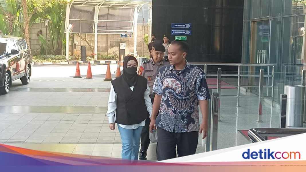 Bupati Sukoharjo Tiba di KPK Usai Terjaring OTT Peras Bawahan