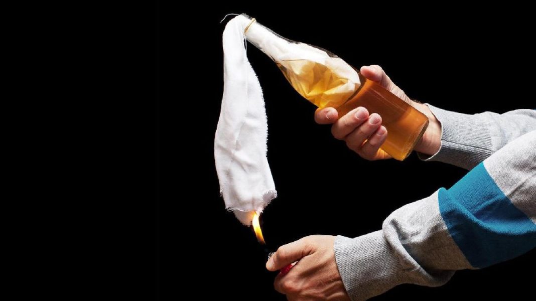 Polisi Usut Pelemparan Bom Molotov ke Rumah Advokat di Ciracas