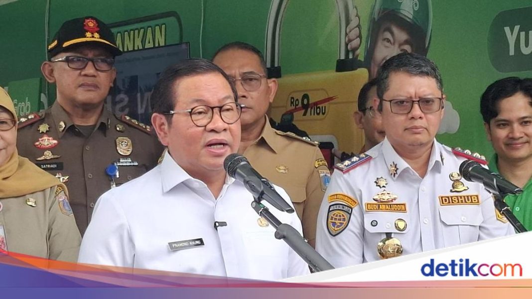 Pramono Perintahkan SDA dan Bina Marga Perbaiki Jalan Ambles di Pulogadung