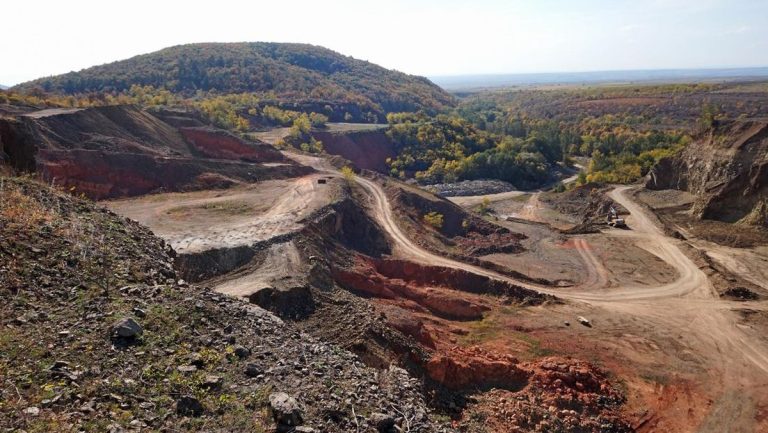 Aturan dan Insentif Dinilai Jadi Tantangan Industri Mineral Lanjutan
