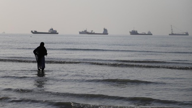 Sengkarut di Selat Hormuz, dari Kartu Truf hingga Ujian Diplomasi Iran – Publik Pos Update