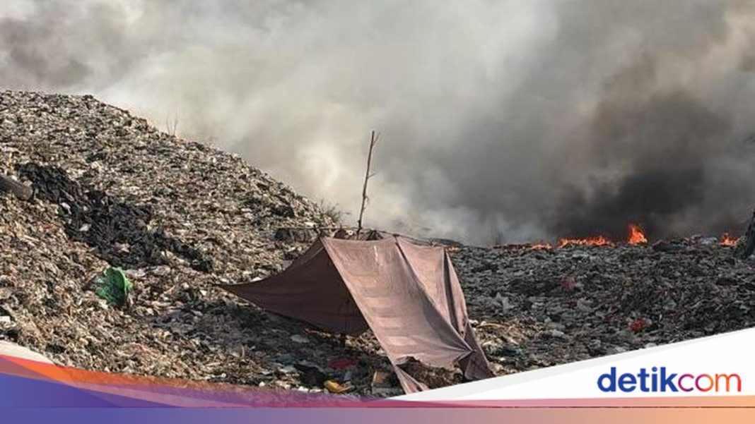 Andra Soni Sebut Sampah di TPA Jatiwaringin Setara Bangunan 7 Lantai