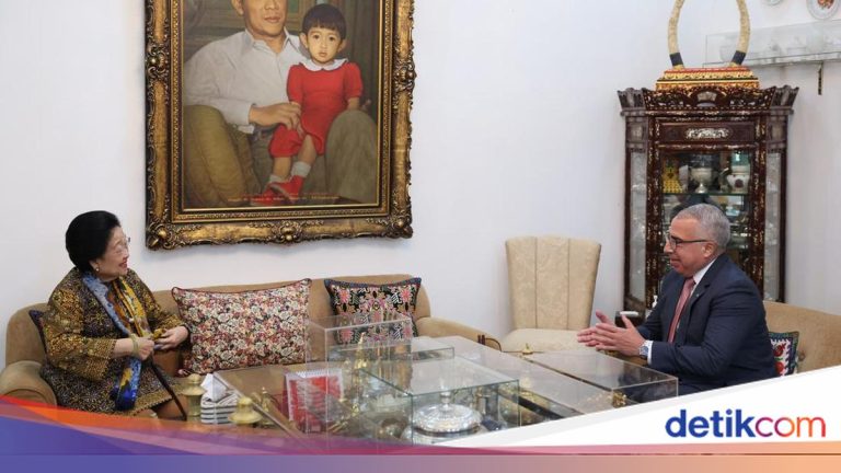 Terima Kunjungan Dubes Houssaini, Megawati Diundang ke Maroko