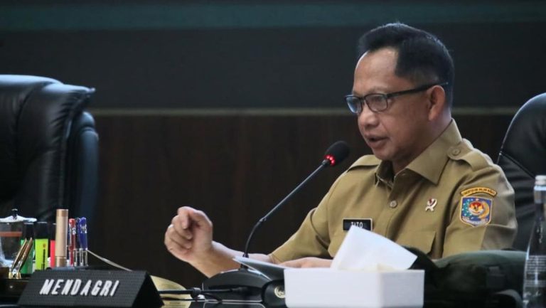 Mendagri Siapkan Skema Top-up Bagi Pemda yang Kesulitan Bayar Gaji PNS