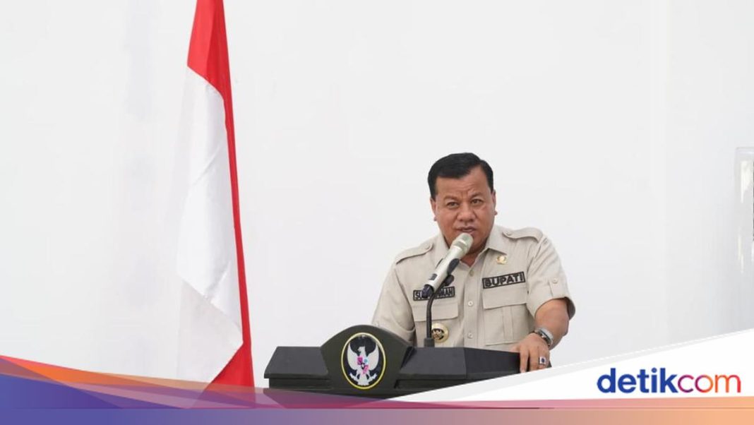 Bupati dan Sekda Kuansing Langsung Diperiksa KPK Usai Serahkan Diri