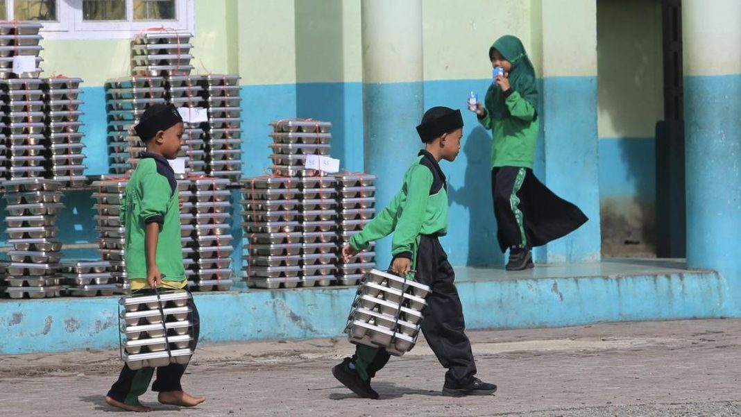 Molis, TV, Sepatu hingga Ompreng