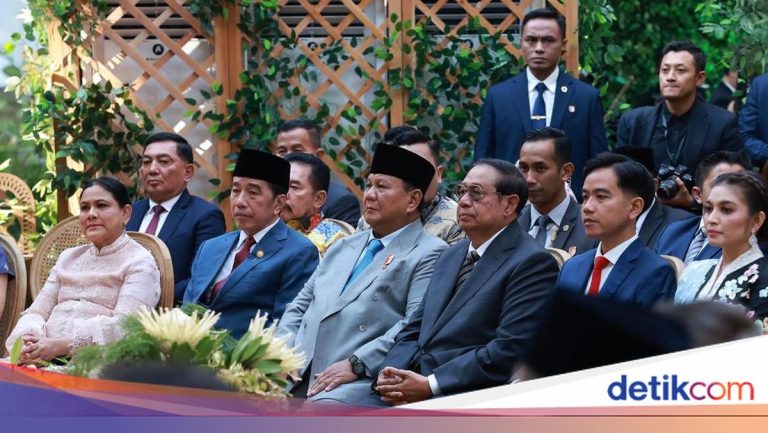 Prabowo Hadiri Pernikahan Putra Boy Thohir, Duduk di Sebelah Jokowi