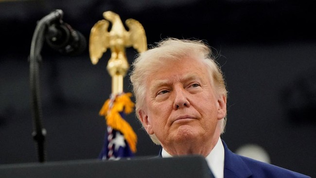 Trump Jilat Ludah Sendiri, Seluruh SPBU AS Harus Turunkan Harga BBM – Publik Pos Update