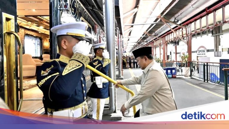 4,5 Jam Prabowo Jajal KA Nusantara Explorer Rute Batang-Jakarta