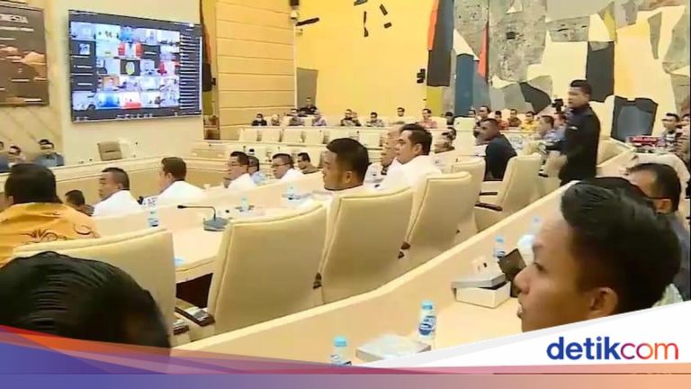 Ribut-ribut Deddy PDIP dan Wartawan di DPR