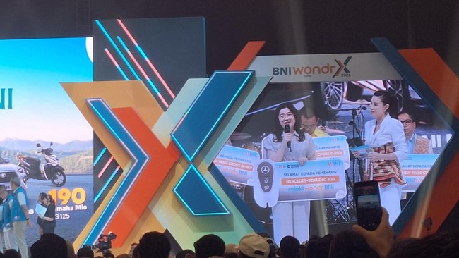 Lewat Program Ini, Nasabah Setia BNI Raih Mercedes-Benz GLC 30034 – Publik Pos Update