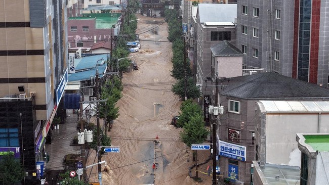 Potret Banjir Bandang Terjang Korsel, Mulai Makan Korban Jiwa – Publik Pos Update