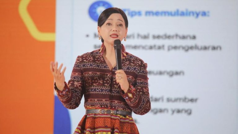 Bos OJK Ungkap Pasar Modal Mulai Putih, IHSG Tumbuh 10% pada Juli
