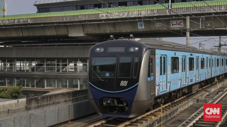 Kado HUT ke-81 RI, Naik Transportasi DKI Cuma Rp1 pada 17 Agustus