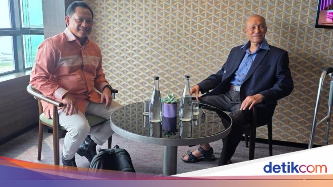 Mendagri Jenguk Wali Nanggroe Aceh, Sampaikan Salam dari Presiden Prabowo