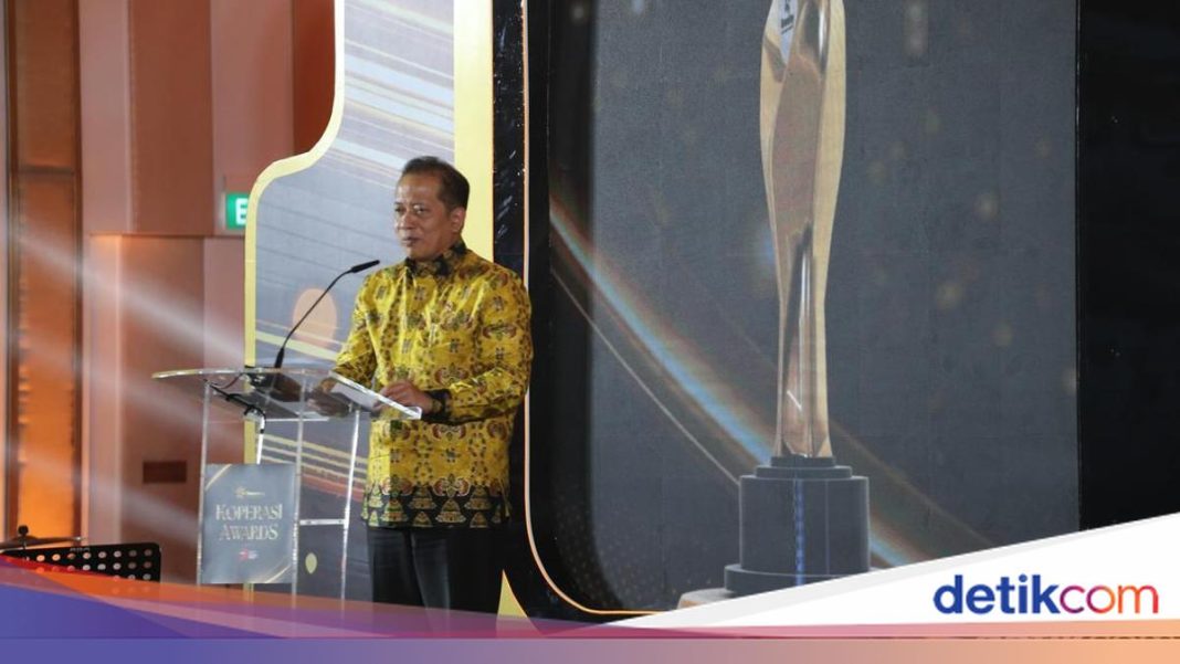 Menkop Ferry Harap Koperasi Awards Jadi Motivasi Lanjutkan Cita-cita Bung Hatta