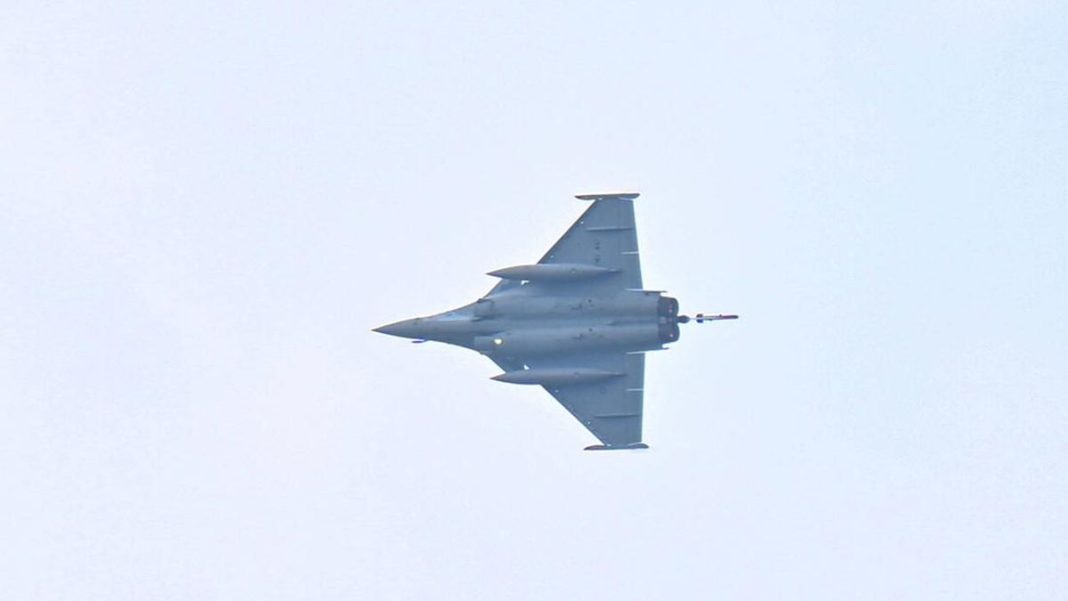 Rafale dan A400M TNI AU Flypast Perdana saat Upacara Istana Merdeka