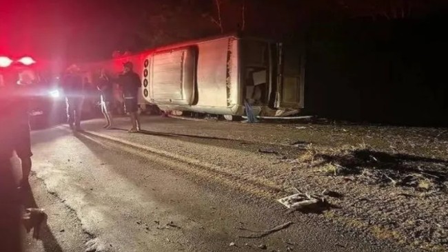 Horor Bus Dinkes ‘Adu Banteng’ Vs Truk Jam 3 Pagi, 23 Orang Tewas – Publik Pos Update