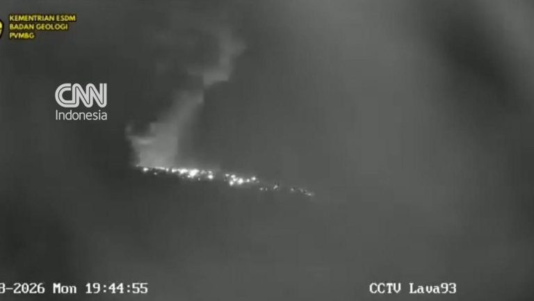 Gunung Anak Krakatau Erupsi 19 Kali pada 17 Agutus