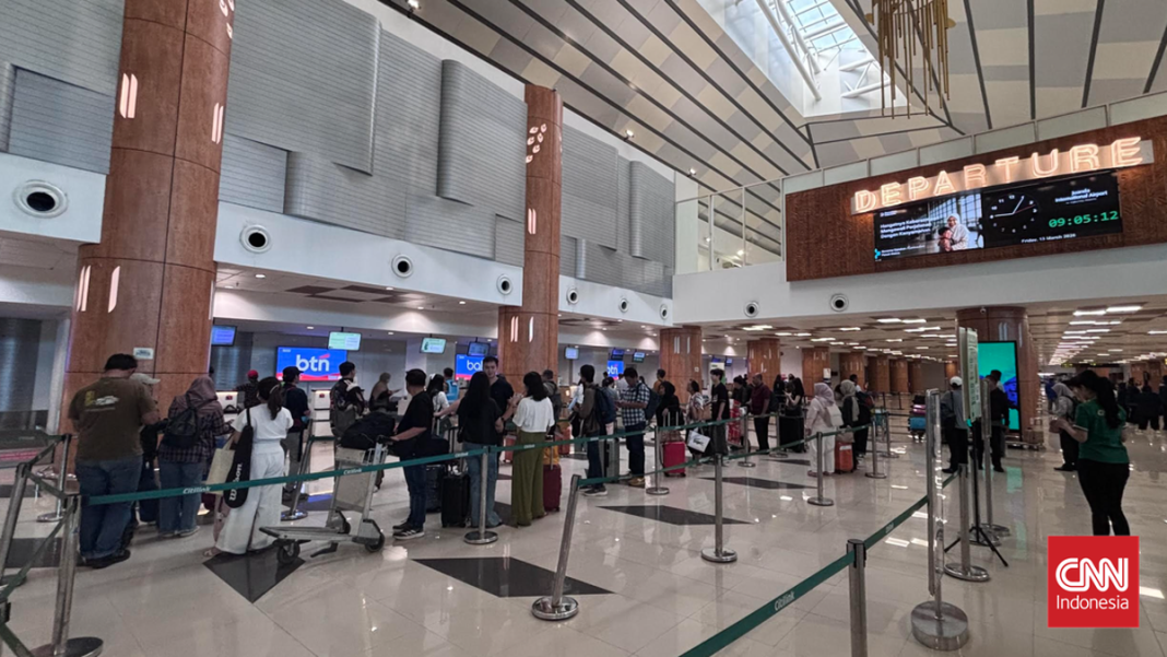 42 Penerbangan di Bandara Juanda Dibatalkan Imbas Erupsi Anak Krakatau
