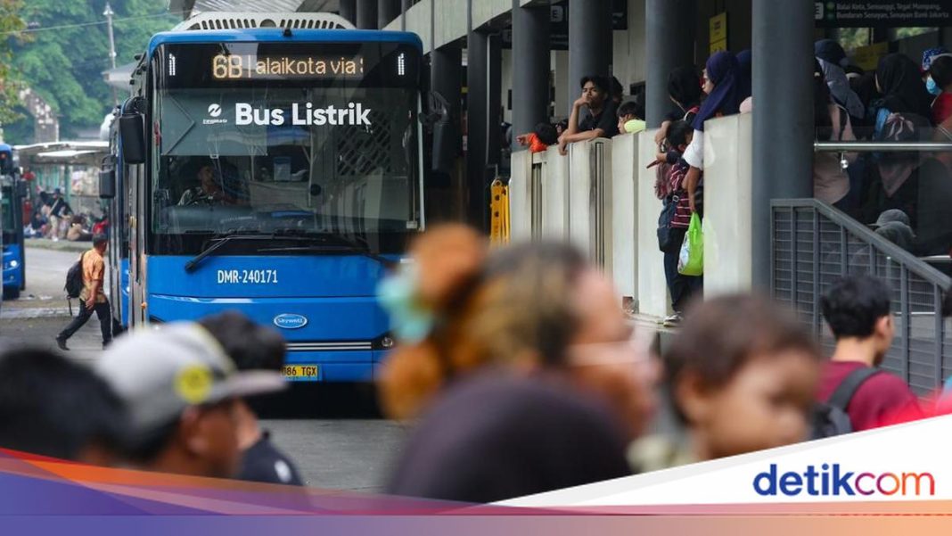 TransJ Setop Sementara Lift dan Eskalator Halte Dampak Abu Anak Krakatau